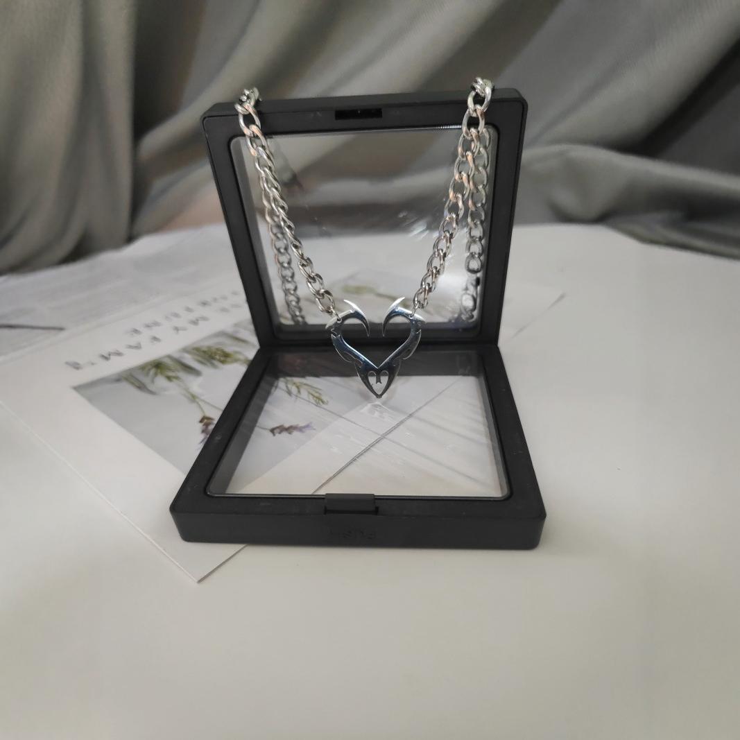 Gothic Flame Hollow Heart Pendant Necklace Punk Edgy Chunky Curb Chain Statement Necklace Unisex Streetwear Jewelry