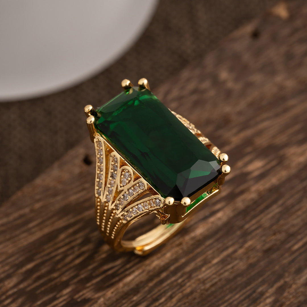 Vintage Art Deco Rectangular Emerald Statement Ring Luxury Wing Shaped Open Band Fashion Jewelry