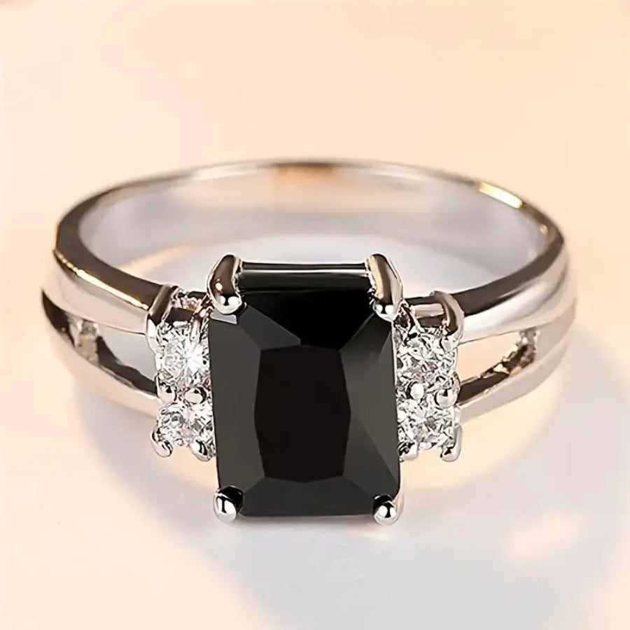 Square Black Diamond Split‑Shank Ring Luxury Vintage Women Ring