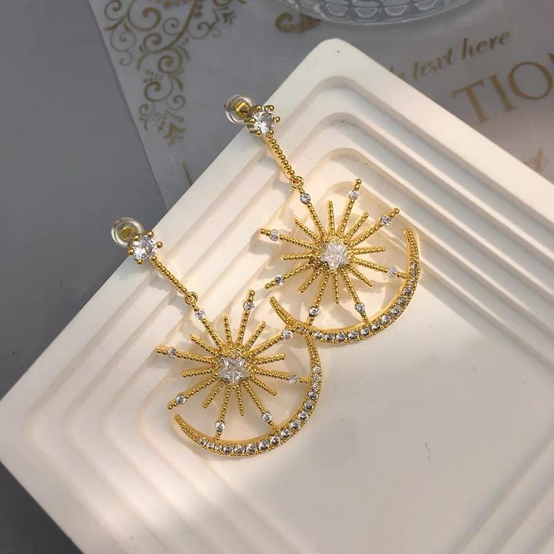 Sun And Moon Diamond Drop Earrings Celestial Starburst Dangle Earrings For Women Evening Party Wedding Jewelry
