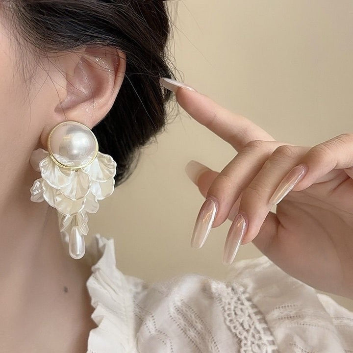 French‑Style Petal Pearl Drop Earrings Elegant Long Dangle Earrings For Women