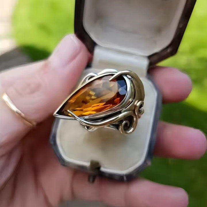 Vintage Scroll‑Pattern Pear‑Cut Citrine Ring Unisex Artistic Twisted Band