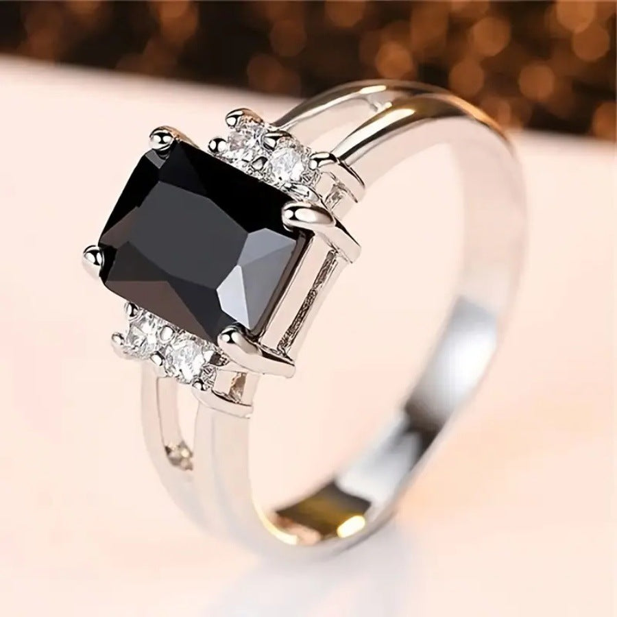 Square Black Diamond Split‑Shank Ring Luxury Vintage Women Ring