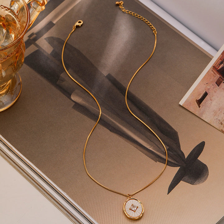 Vintage Oval Mother‑of‑Pearl Square Diamond Pendant Necklace Minimalist Elegant Women Choker
