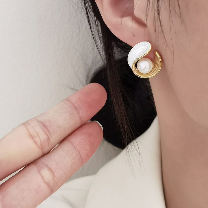 Shell Shaped Natural Pearl Stud Earrings French Gentle Elegant Premium Womens Jewelry