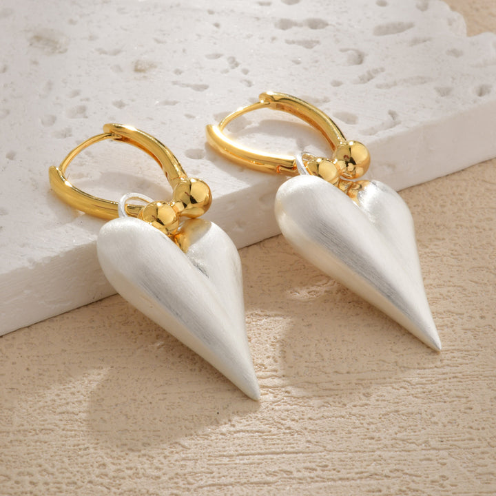 Two‑Tone Pointed Heart Click‑Top Earrings Contrast Matte Heart Dangle Women’s Earrings