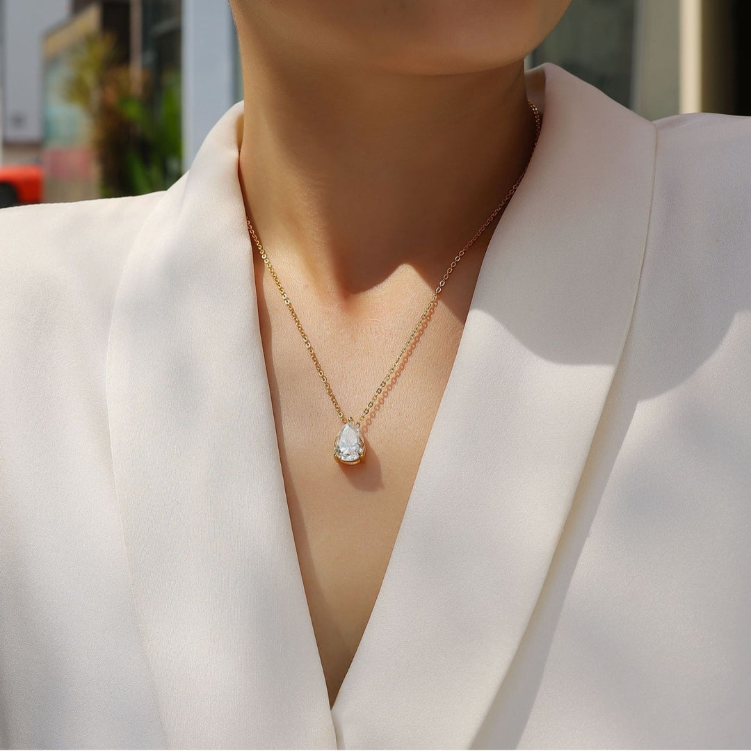Teardrop Solitaire Prong‑Set Pendant Necklace Minimalist Collarbone Chain