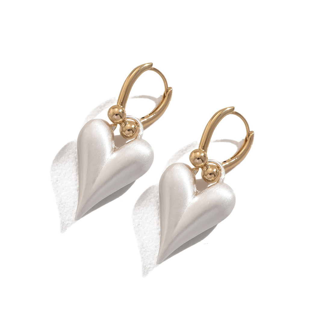 Two‑Tone Pointed Heart Click‑Top Earrings Contrast Matte Heart Dangle Women’s Earrings