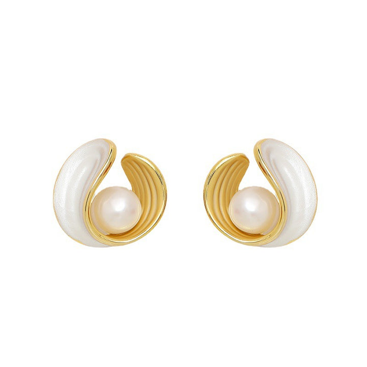 Shell Shaped Natural Pearl Stud Earrings French Gentle Elegant Premium Womens Jewelry