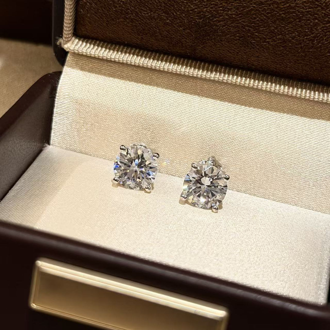 Round Brilliant Cut Diamond Stud Earrings