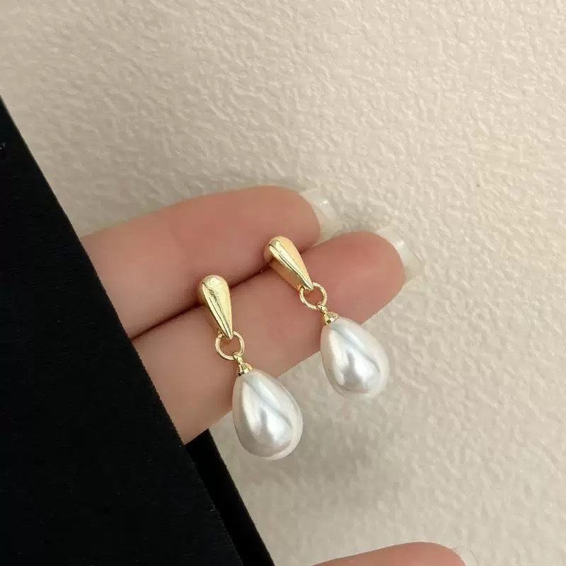 Minimalist Teardrop Pearl Drop Earrings | French Style Elegant Dangle Earrings for Women