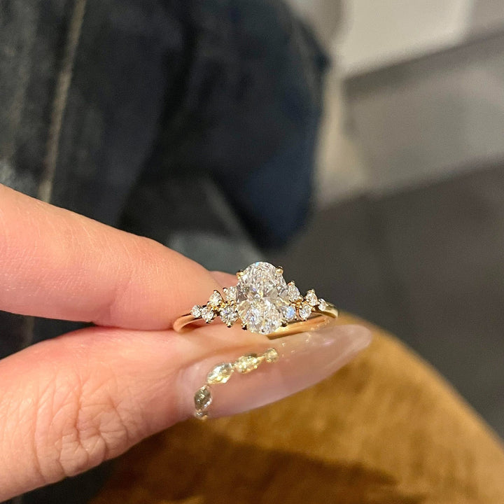 Elegant Fashion Jewelry Oval Diamond Ring