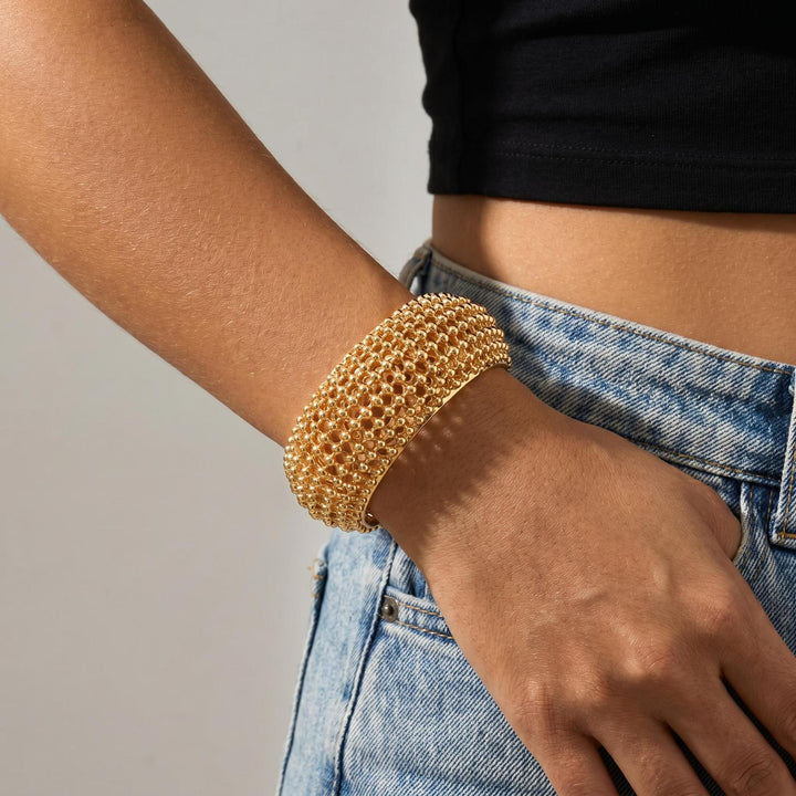 Metal Wind Oval Hollow-Out Open Bangle