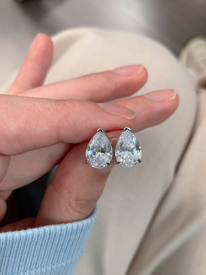 Pear Cut Diamond Stud Earrings Minimalist Teardrop Sparkle Earrings for Women