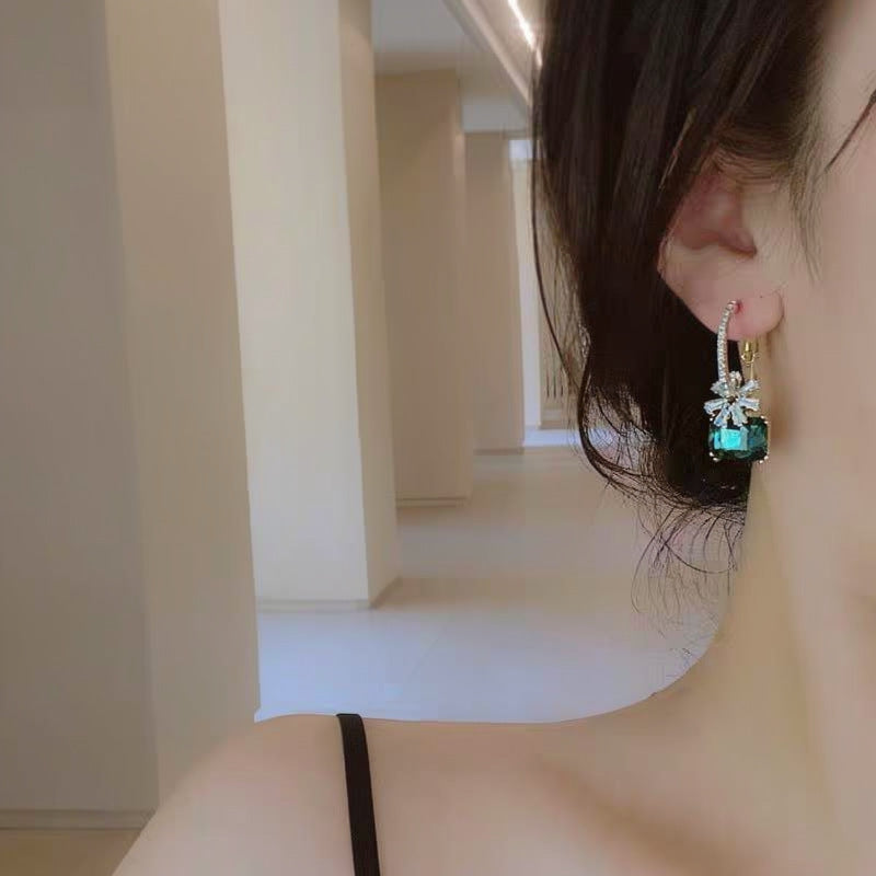 Minimalist Crystal Flower Drop Earrings