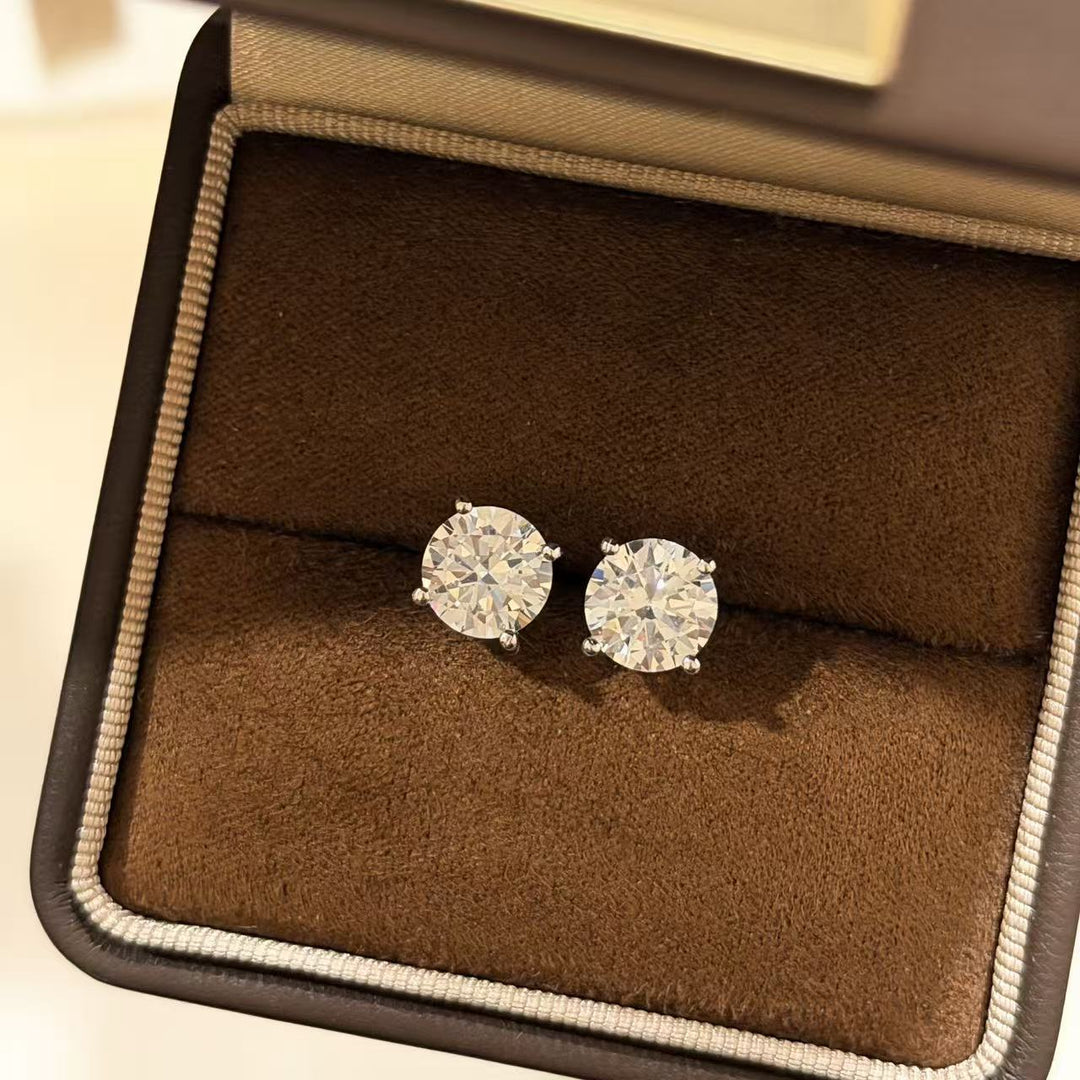 Round Brilliant Cut Diamond Stud Earrings