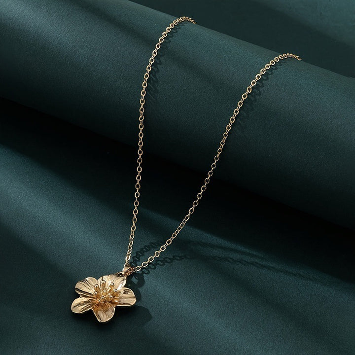 Elegant Floral Pendant Necklace & Bracelet Jewelry Set