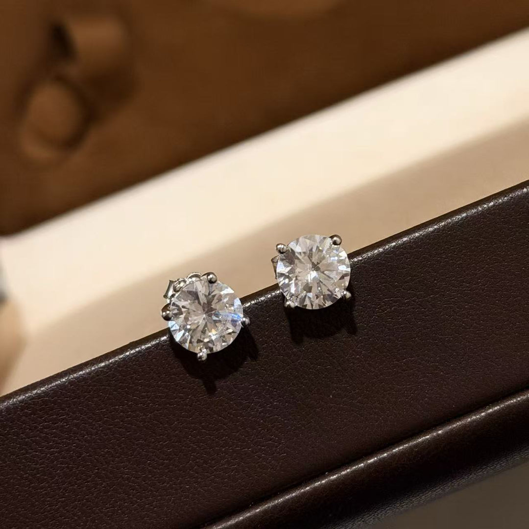Round Brilliant Cut Diamond Stud Earrings