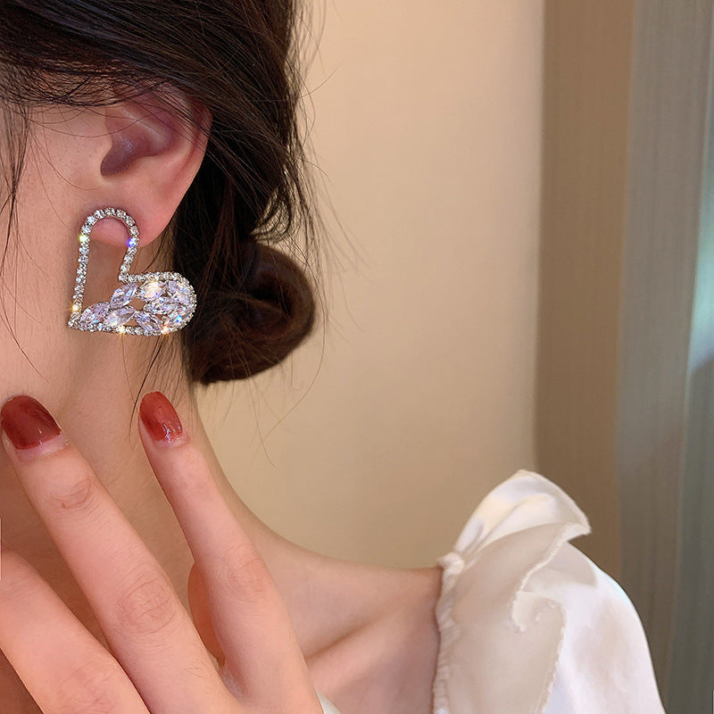 Heart Crystal Earrings Elegant Sparkling Stud Earrings for Women