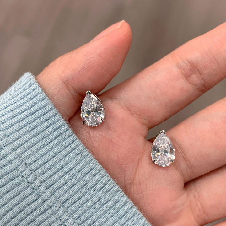 Pear Cut Diamond Stud Earrings Minimalist Teardrop Sparkle Earrings for Women