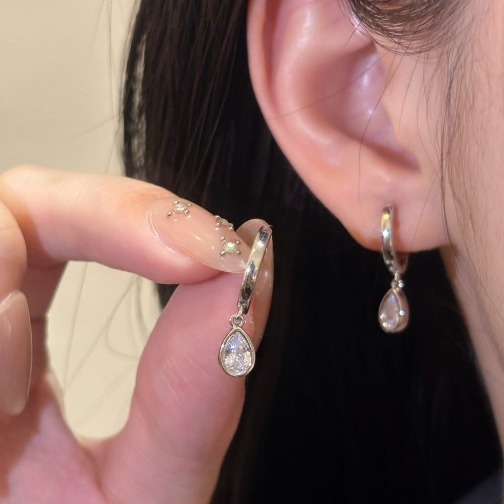 Luxury-style teardrop diamond earrings