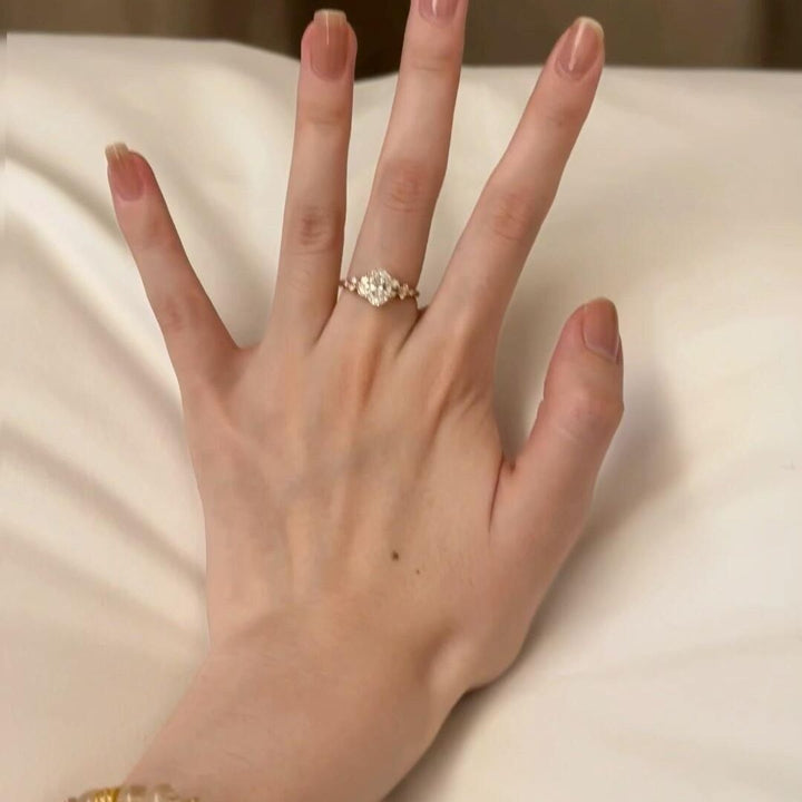 Elegant Fashion Jewelry Oval Diamond Ring