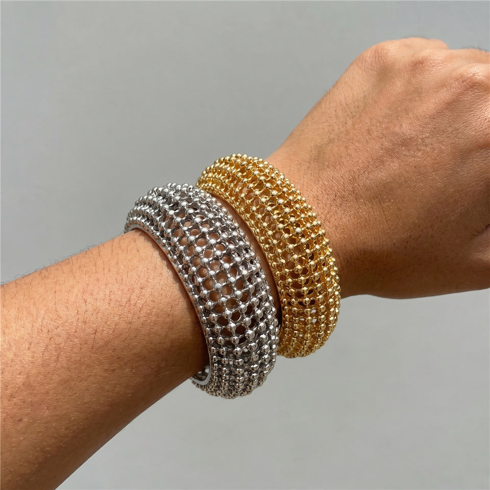 Metal Wind Oval Hollow-Out Open Bangle