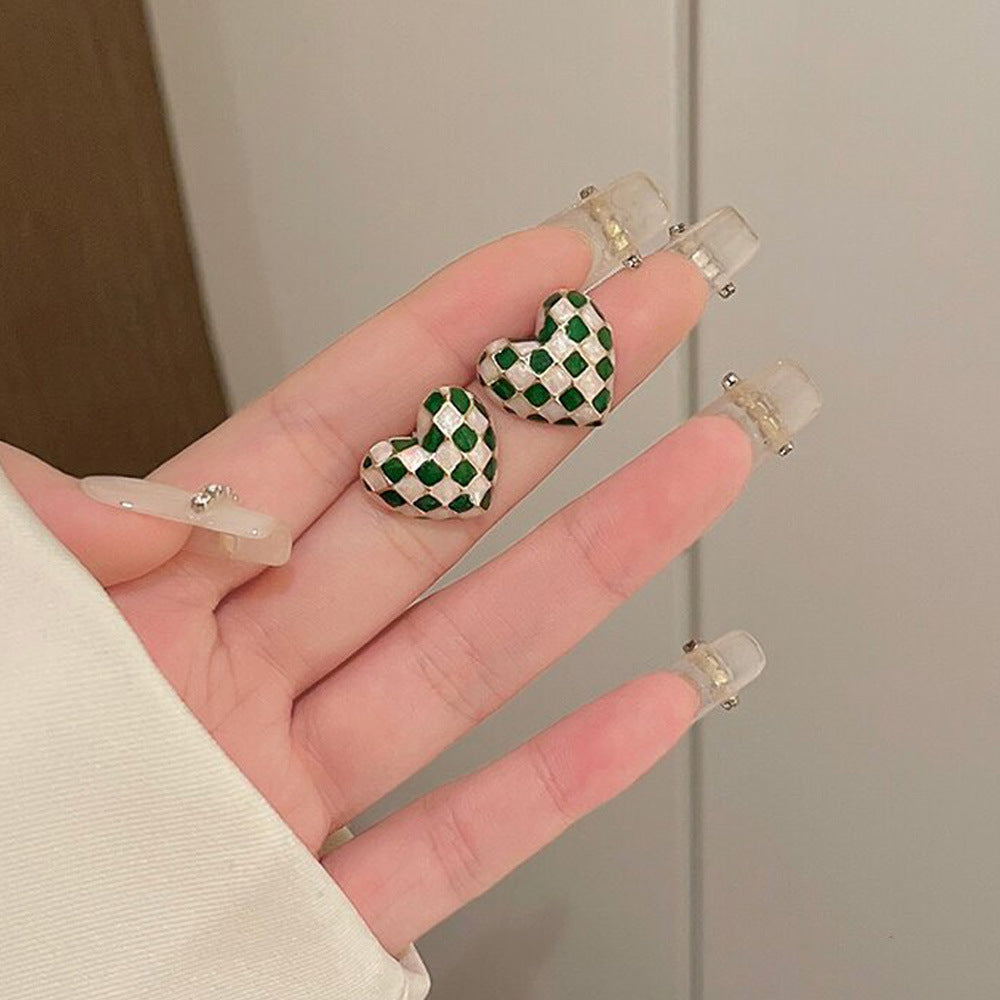 Checkered Heart Stud Earrings, Retro Contrast‑Color Heart‑Shaped Jewelry