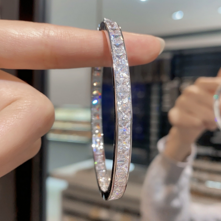 Fully Diamond Cubic Quartz Diamond Dracelet