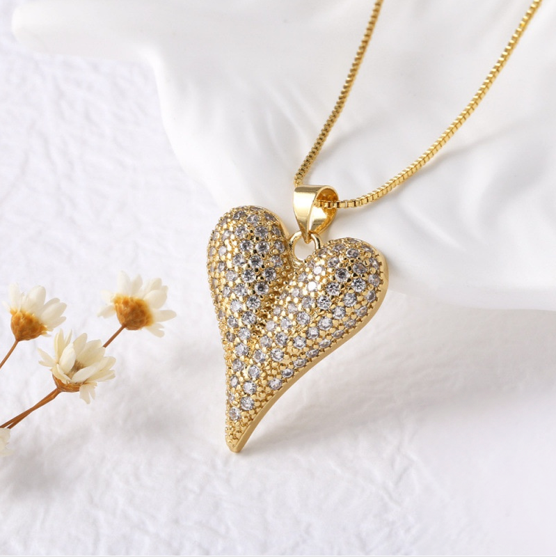 Pavé‑Set Pointed‑Heart Pendant Necklace Adjustable Box‑Chain Luxury Heart‑Shaped Ladies Choker Necklace