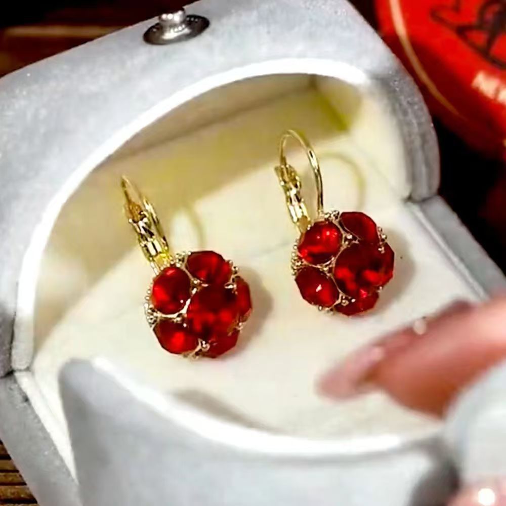 Round Cluster Diamond Leverback Earrings (Sparkling Vintage Luxury Style)